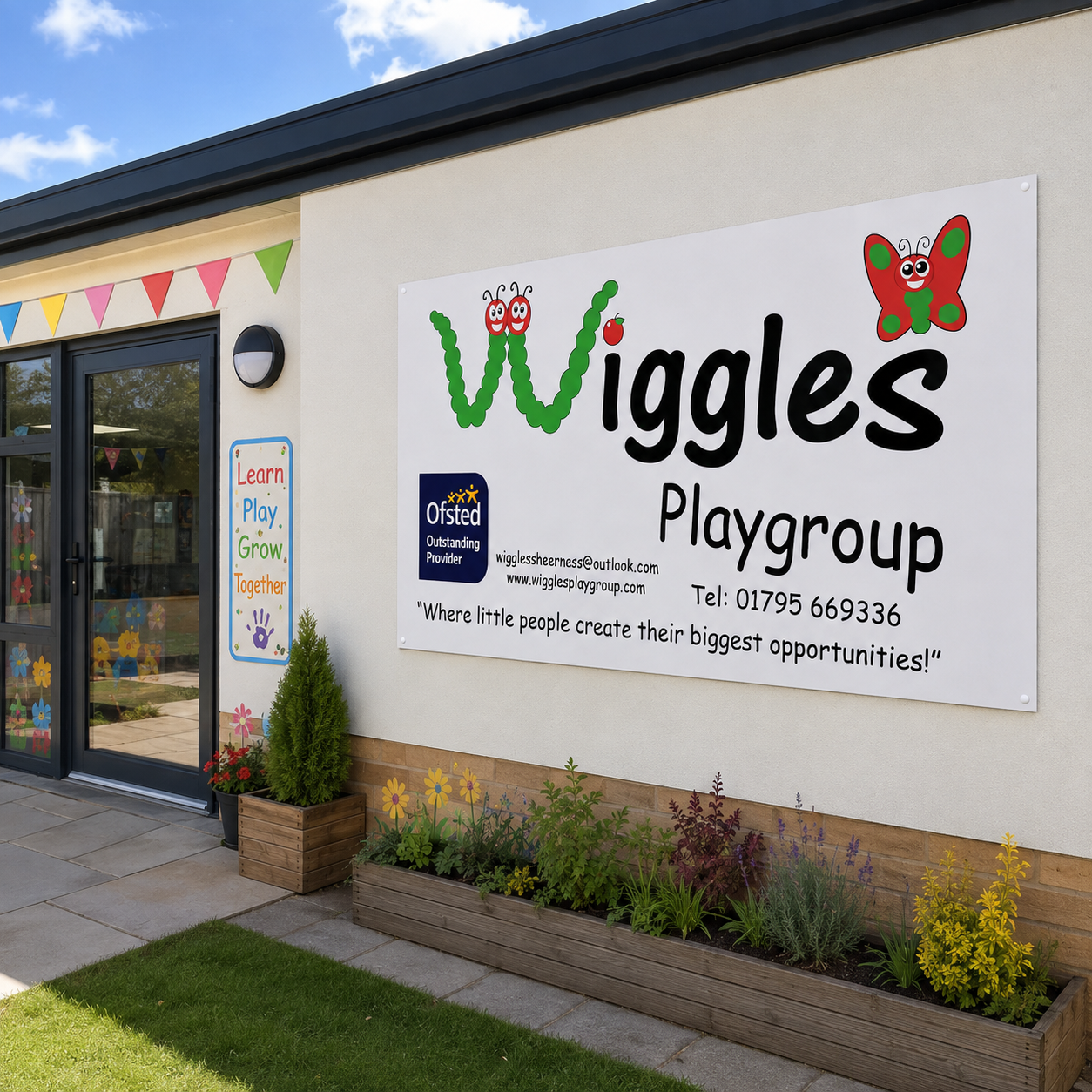 Custom 8ft x 4ft advertising sign board in durable aluminium composite. Full-colour business signage with free design service. Collection near Wisbech.