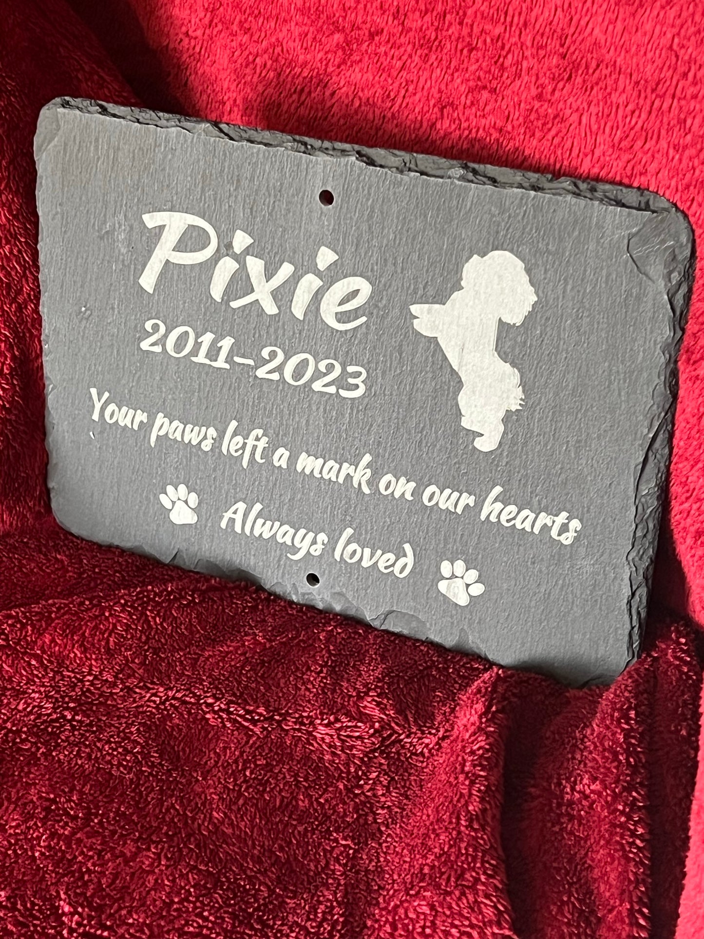 Slate memorial sign plaque - personalised for Dog, Cat, Bird or Rabbit: Choose your silhouette picture.