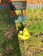 Pet Slate Pet Photo Memorial Grave Marker Plaque with Double Oak Stakes 