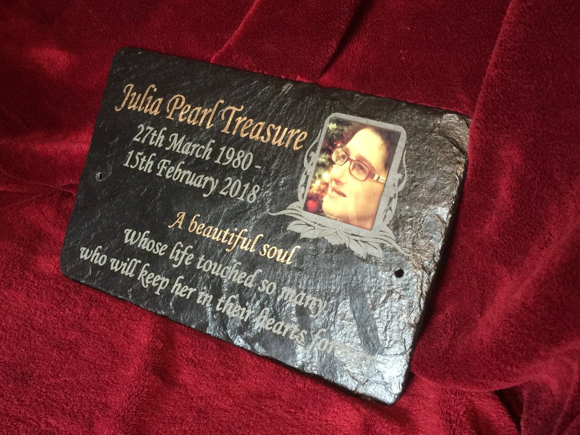28cm x 18cm Beautiful Grave Memorial Slate Photo Plaque - With Gold detailing Approx inches 11" x 7"